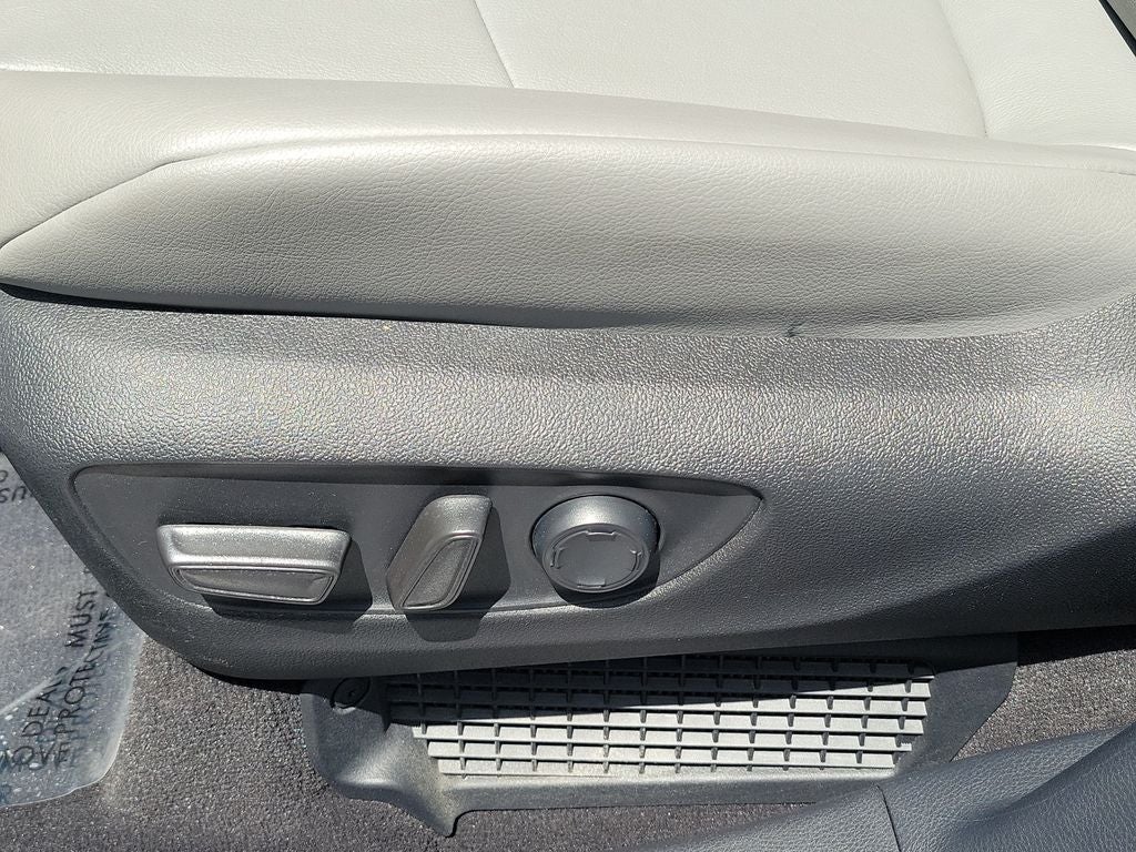 2025 Toyota Sienna XLE 8 Passenger