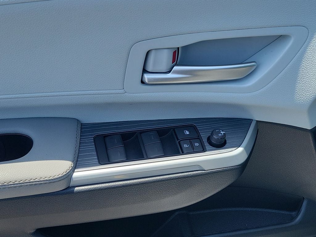 2025 Toyota Sienna XLE 8 Passenger