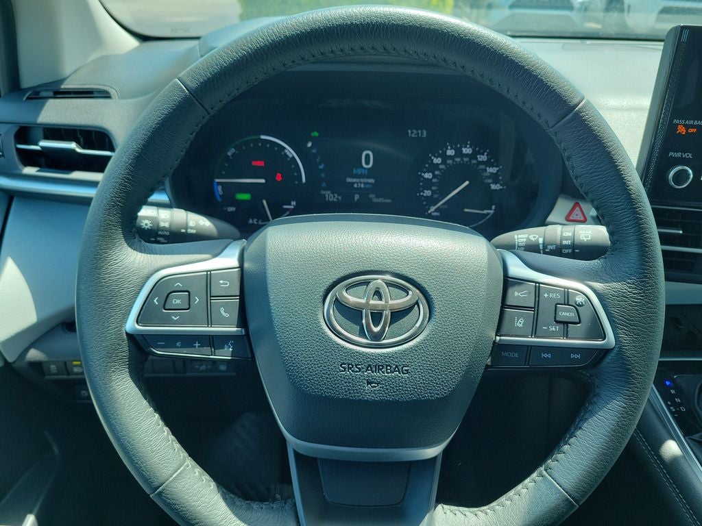 2025 Toyota Sienna XLE 8 Passenger