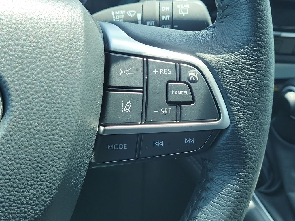 2025 Toyota Sienna XLE 8 Passenger