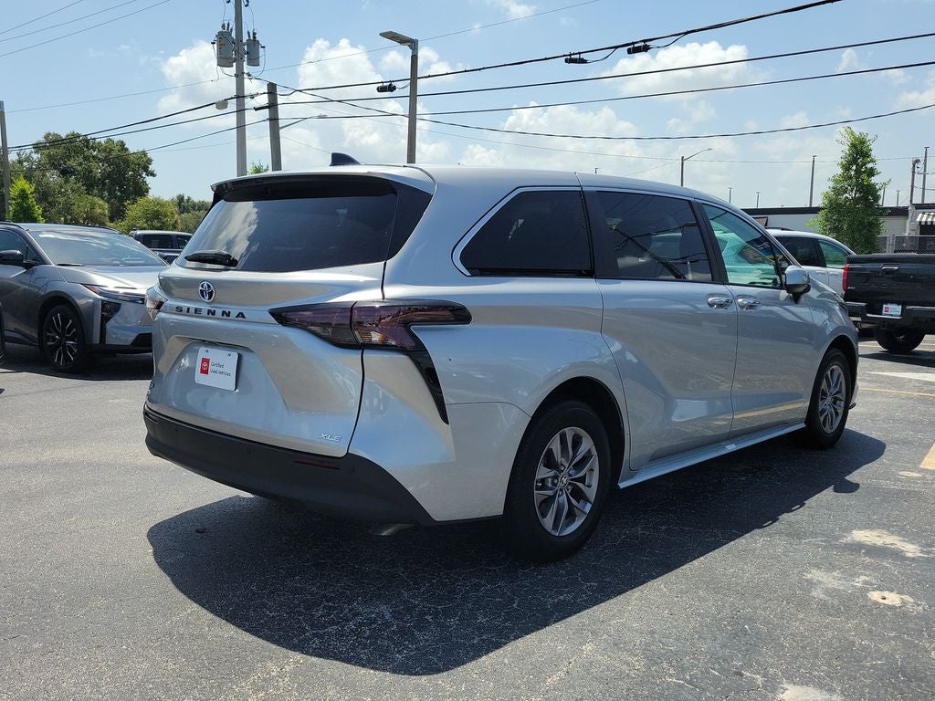 2025 Toyota Sienna XLE 8 Passenger