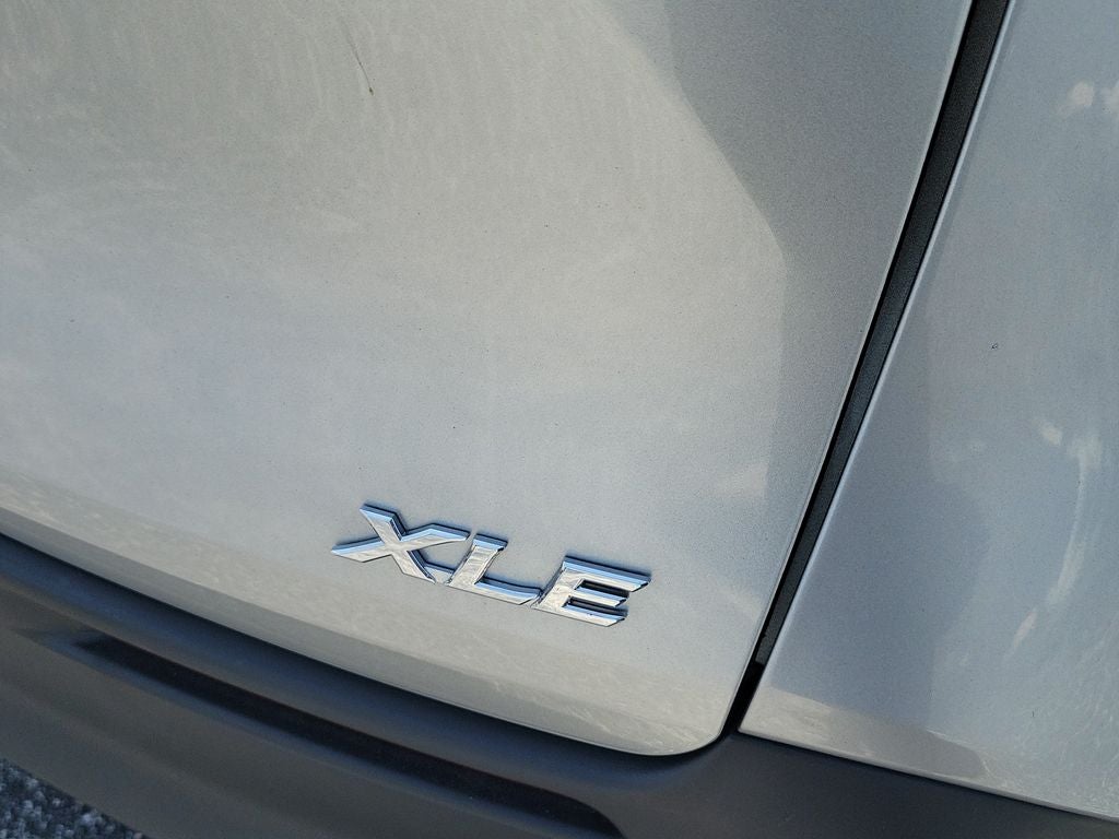 2025 Toyota Sienna XLE 8 Passenger