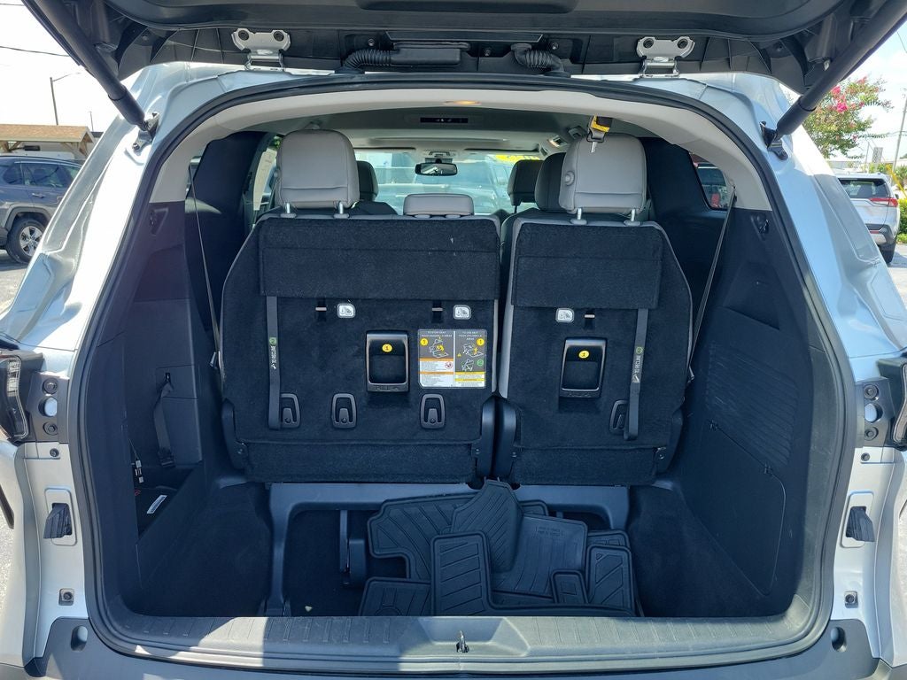 2025 Toyota Sienna XLE 8 Passenger
