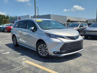 2025 Toyota Sienna XLE 8 Passenger