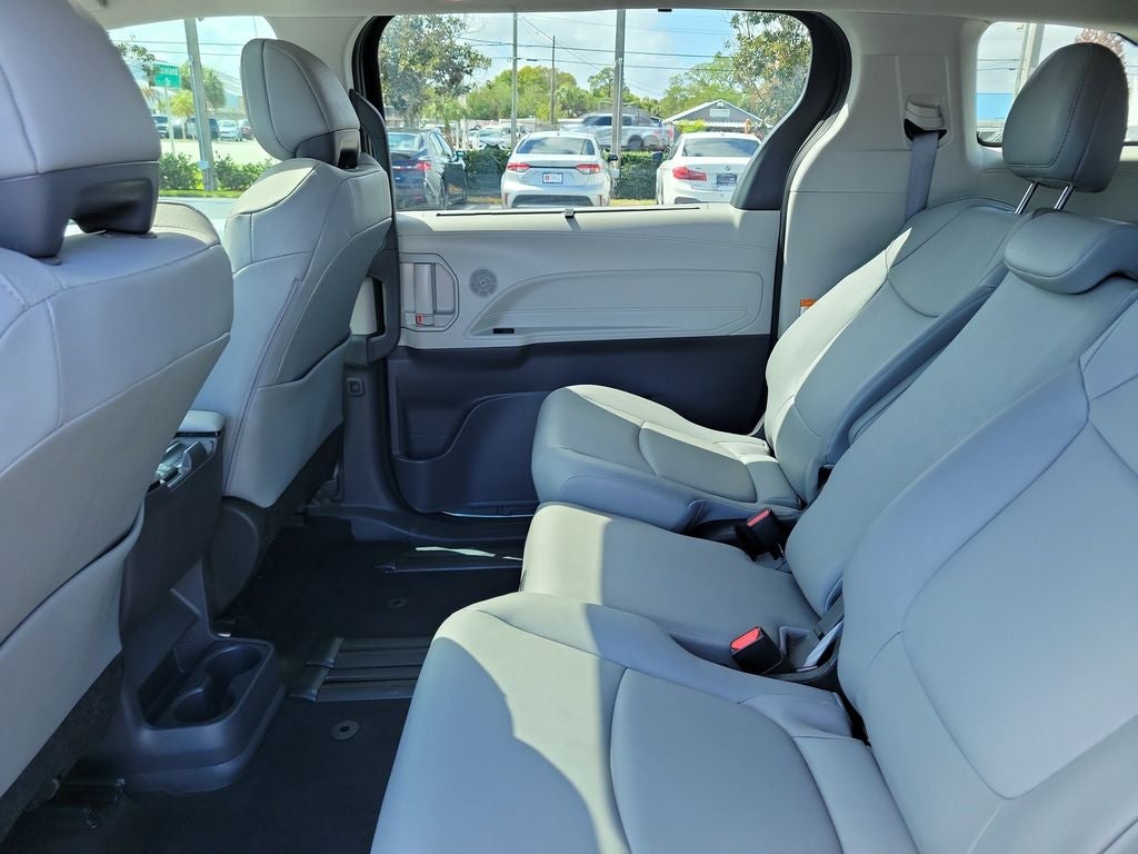 2023 Toyota Sienna XLE 8 Passenger