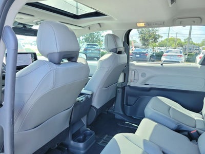 2023 Toyota Sienna XLE 8 Passenger