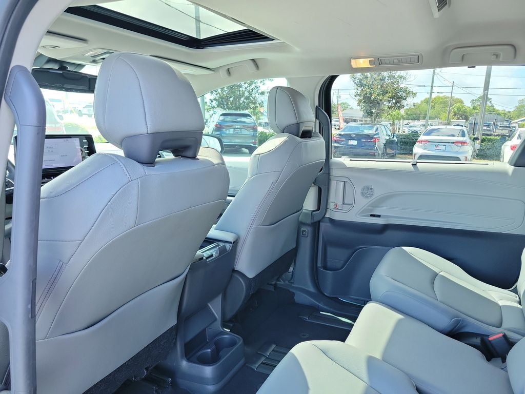 2023 Toyota Sienna XLE 8 Passenger