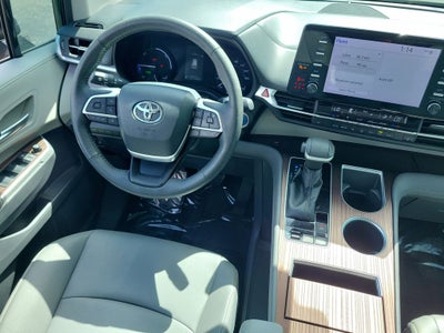2023 Toyota Sienna XLE 8 Passenger