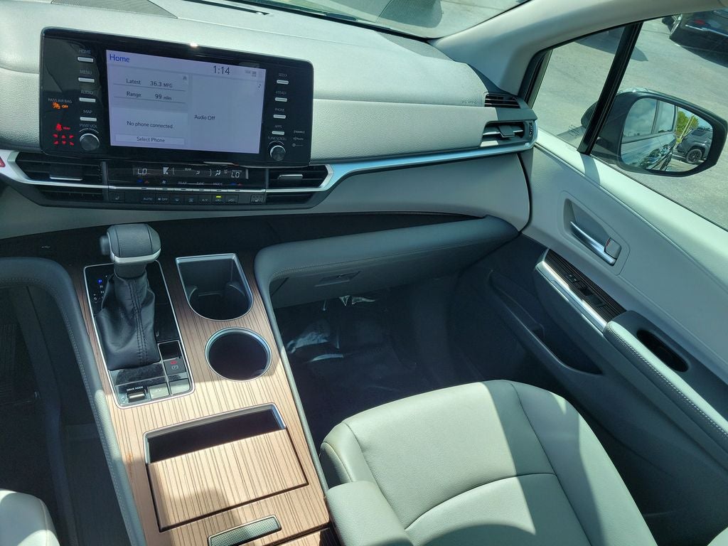 2023 Toyota Sienna XLE 8 Passenger
