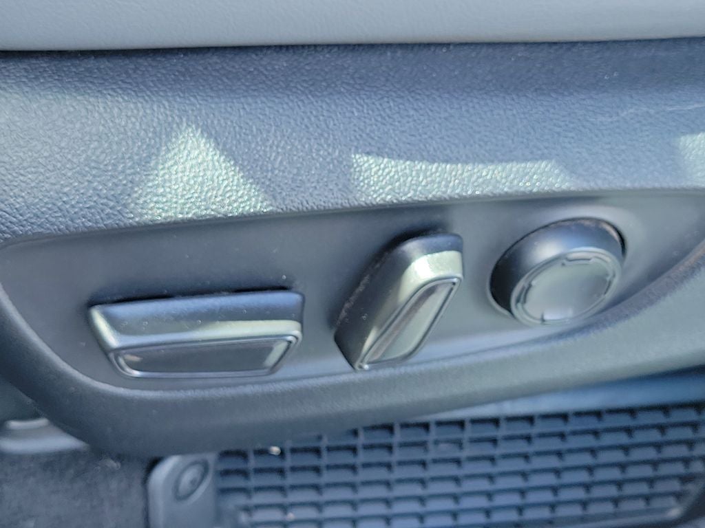 2023 Toyota Sienna XLE 8 Passenger