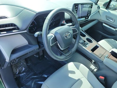2023 Toyota Sienna XLE 8 Passenger