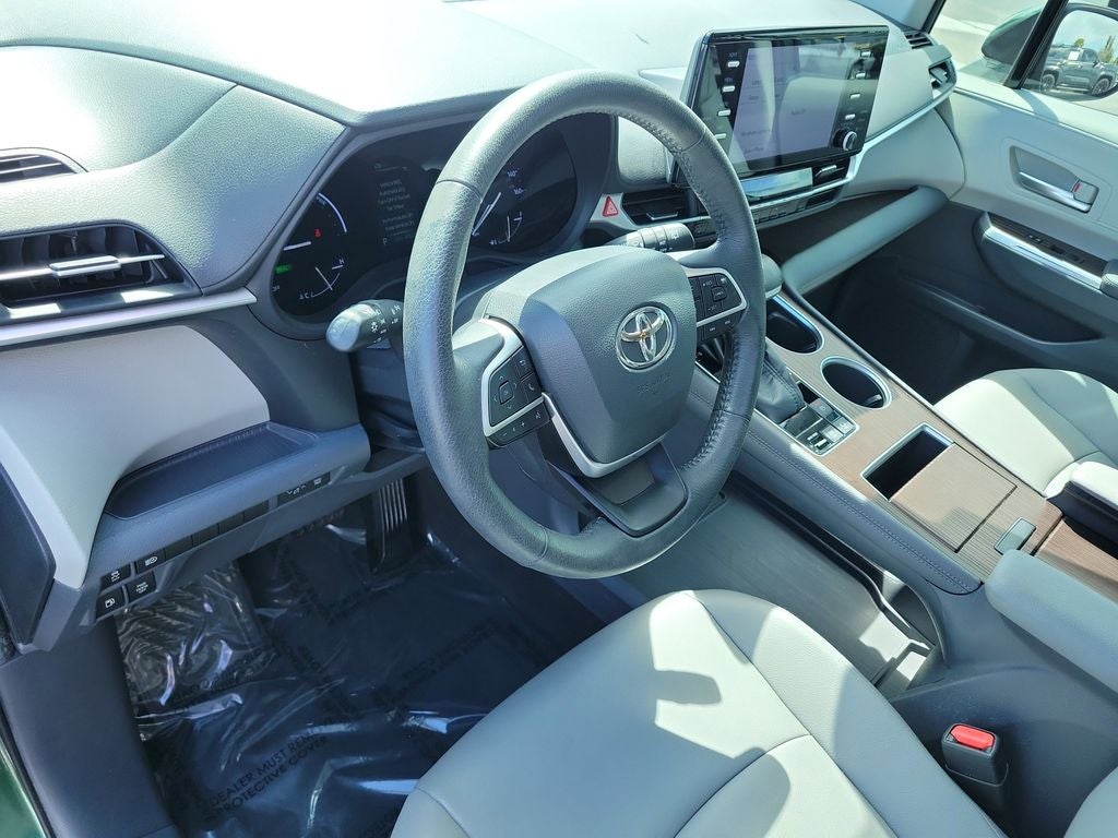 2023 Toyota Sienna XLE 8 Passenger