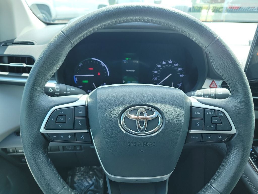 2023 Toyota Sienna XLE 8 Passenger