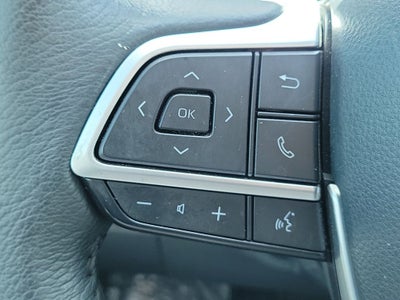 2023 Toyota Sienna XLE 8 Passenger