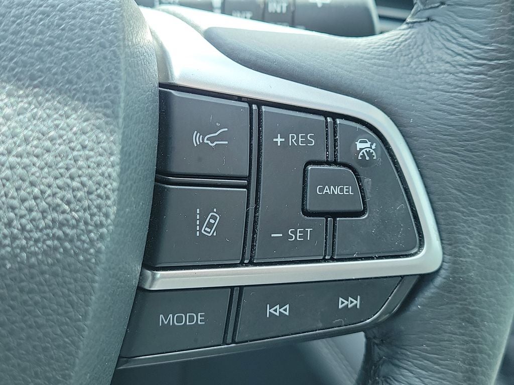 2023 Toyota Sienna XLE 8 Passenger