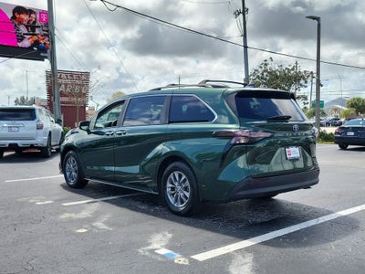 2023 Toyota Sienna XLE 8 Passenger