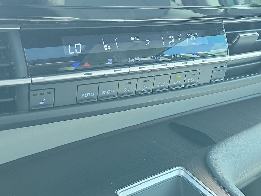 2023 Toyota Sienna XLE 8 Passenger