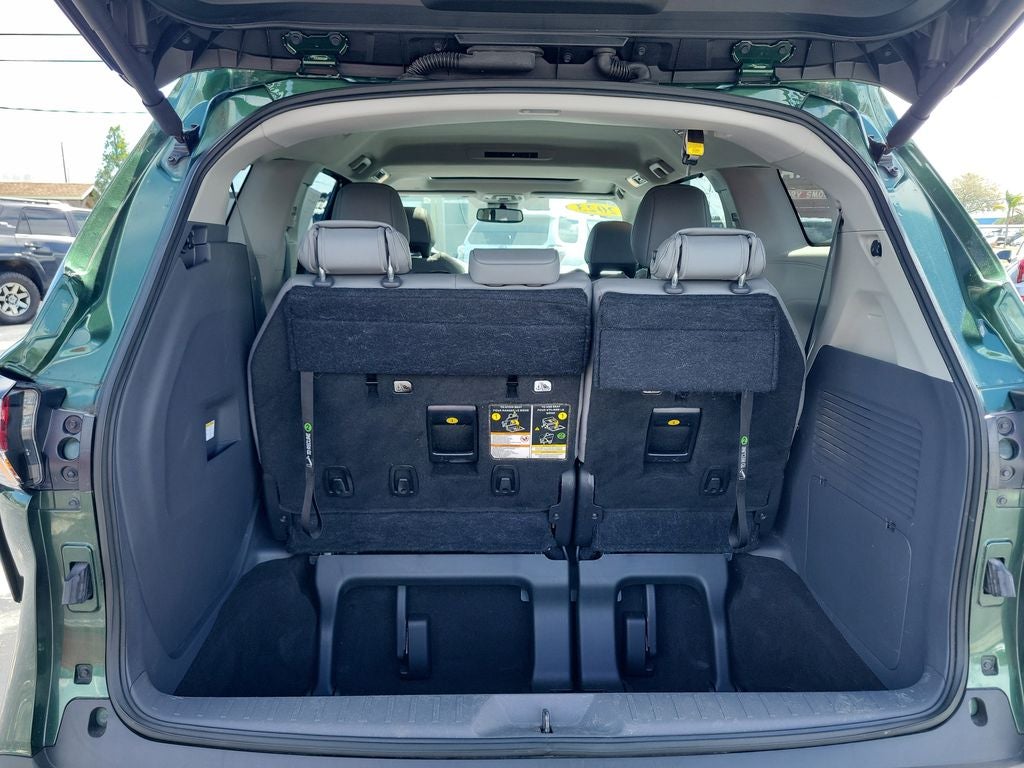 2023 Toyota Sienna XLE 8 Passenger