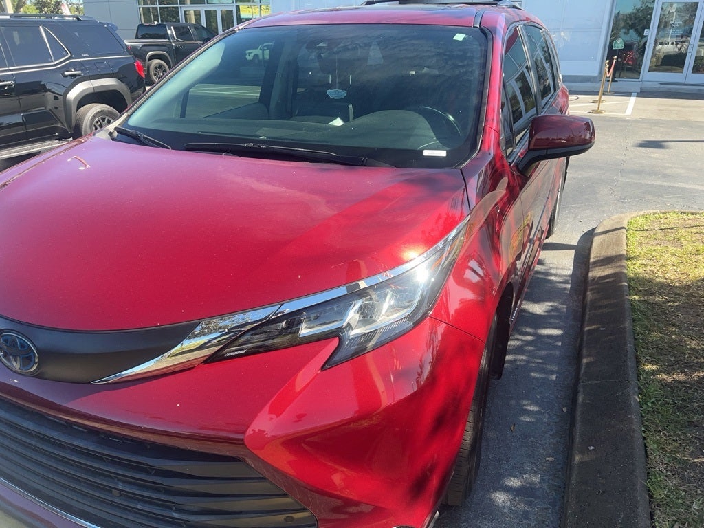 2021 Toyota Sienna XLE