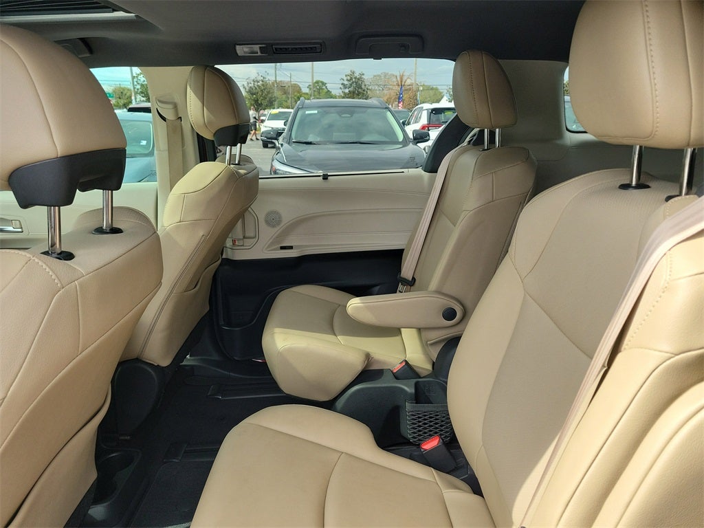 2021 Toyota Sienna XLE 8 Passenger