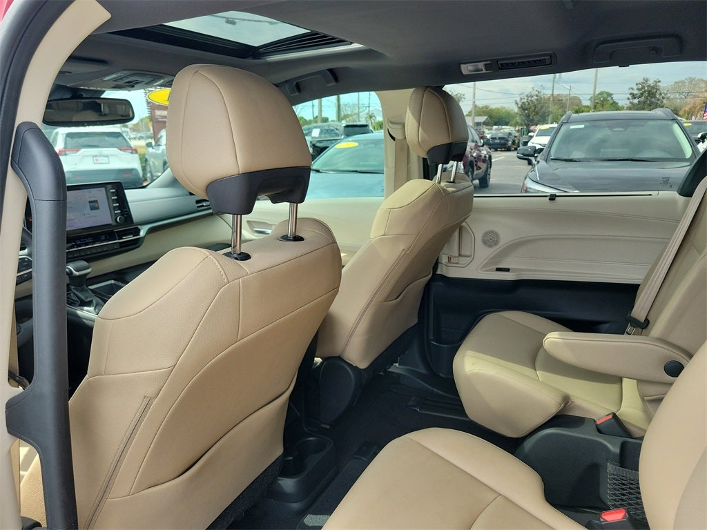 2021 Toyota Sienna XLE 8 Passenger