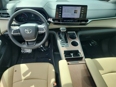 2021 Toyota Sienna XLE 8 Passenger