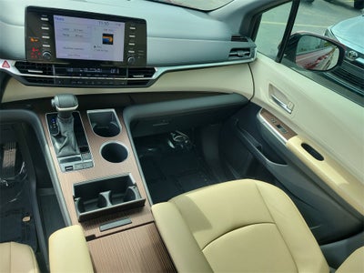 2021 Toyota Sienna XLE 8 Passenger