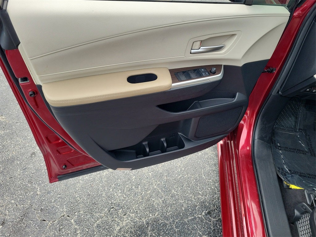 2021 Toyota Sienna XLE 8 Passenger