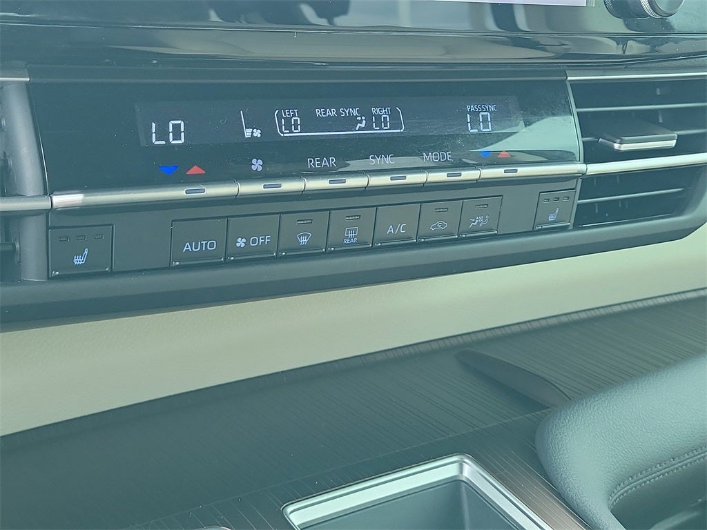 2021 Toyota Sienna XLE 8 Passenger