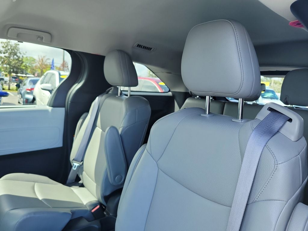 2025 Toyota Sienna XLE