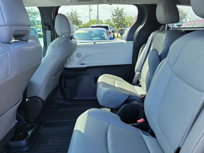 2025 Toyota Sienna XLE