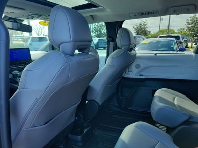 2025 Toyota Sienna XLE