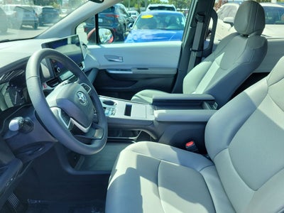 2025 Toyota Sienna XLE