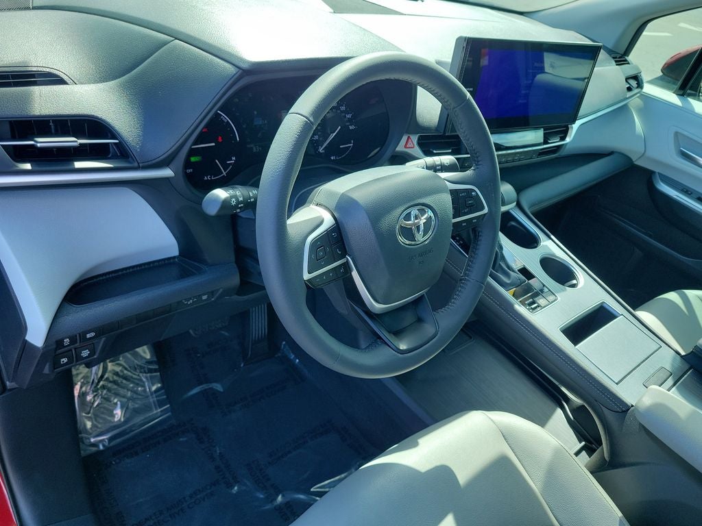 2025 Toyota Sienna XLE