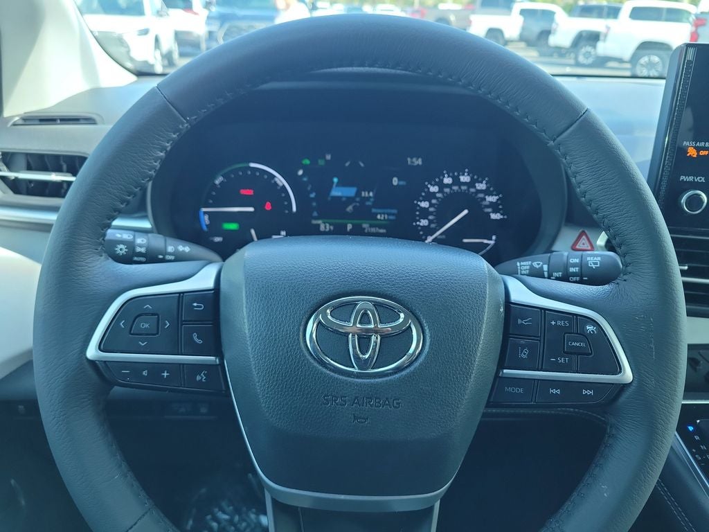 2025 Toyota Sienna XLE