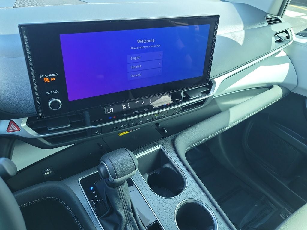 2025 Toyota Sienna XLE