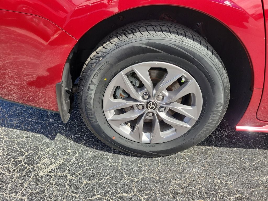 2025 Toyota Sienna XLE