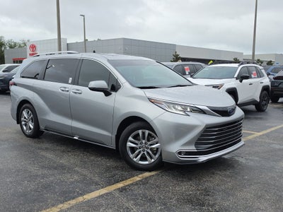 2025 Toyota Sienna Limited 7 Passenger