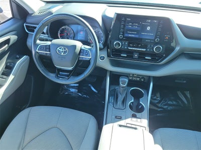 2021 Toyota Highlander LE