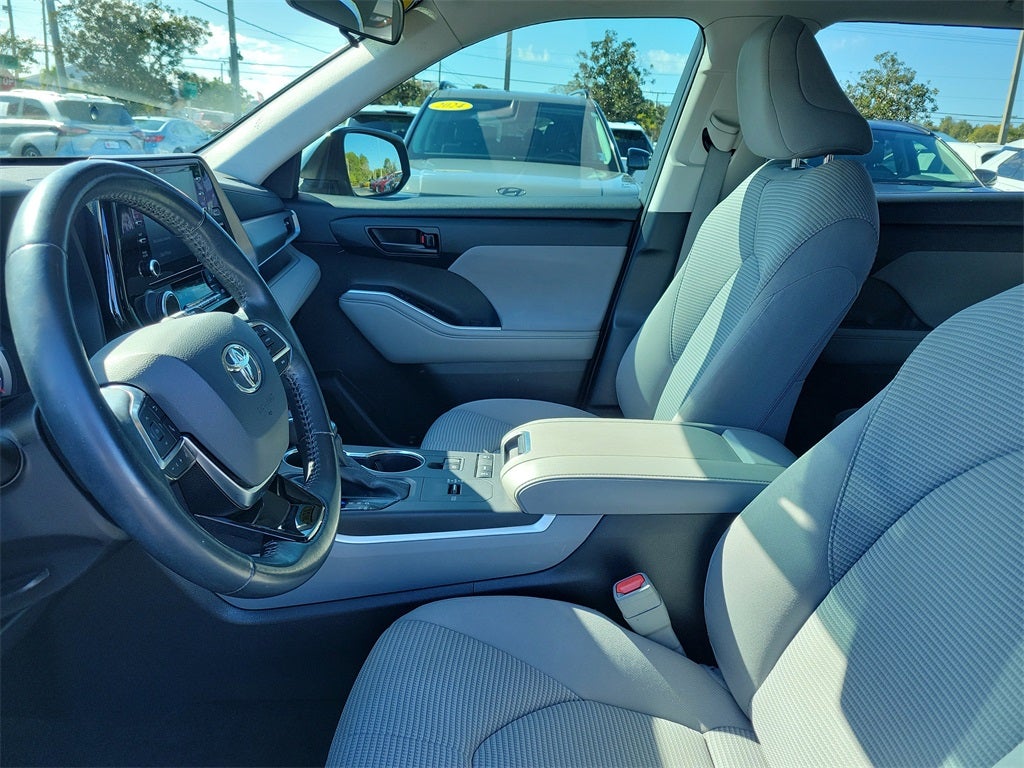 2021 Toyota Highlander LE