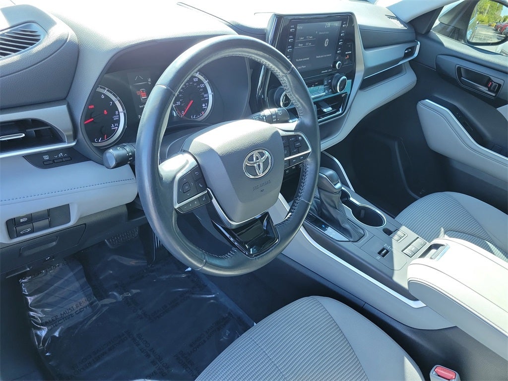 2021 Toyota Highlander LE