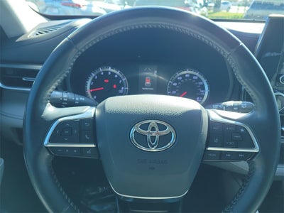 2021 Toyota Highlander LE