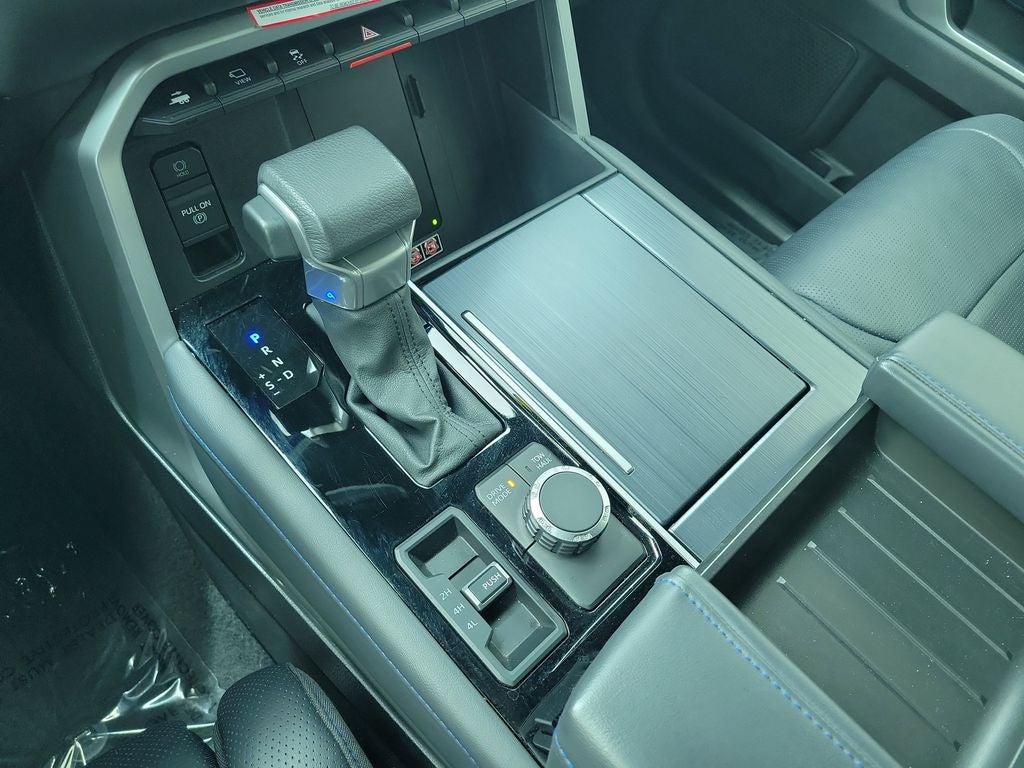 2025 Toyota TUNDRA 4X4 Platinum