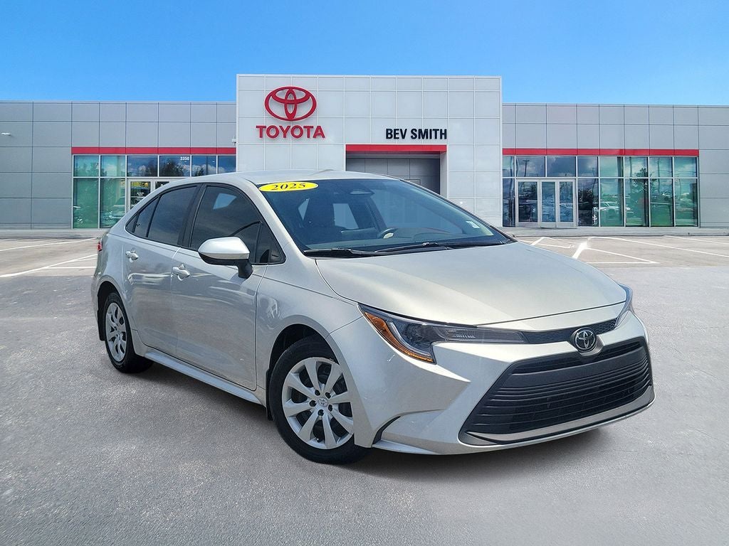 2025 Toyota Corolla LE