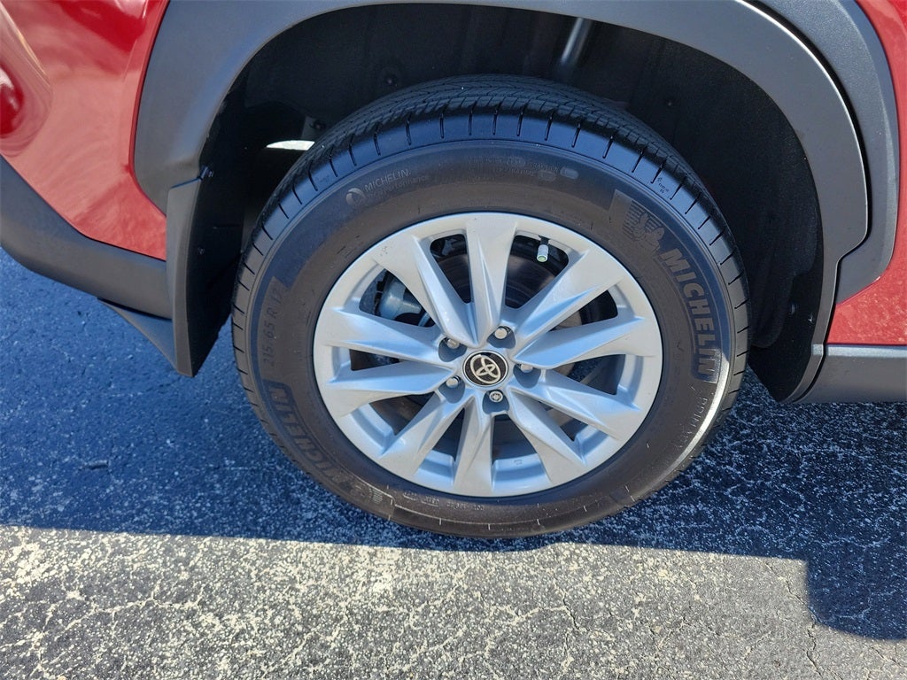 2024 Toyota Corolla Cross LE