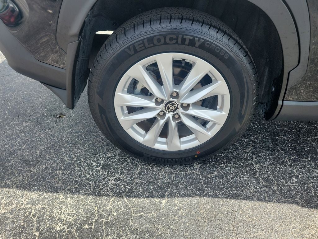 2024 Toyota Corolla Cross LE