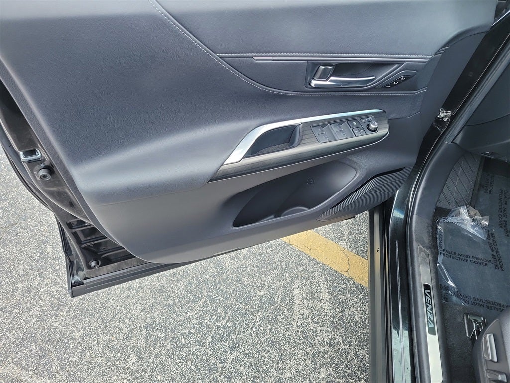 2023 Toyota Venza XLE