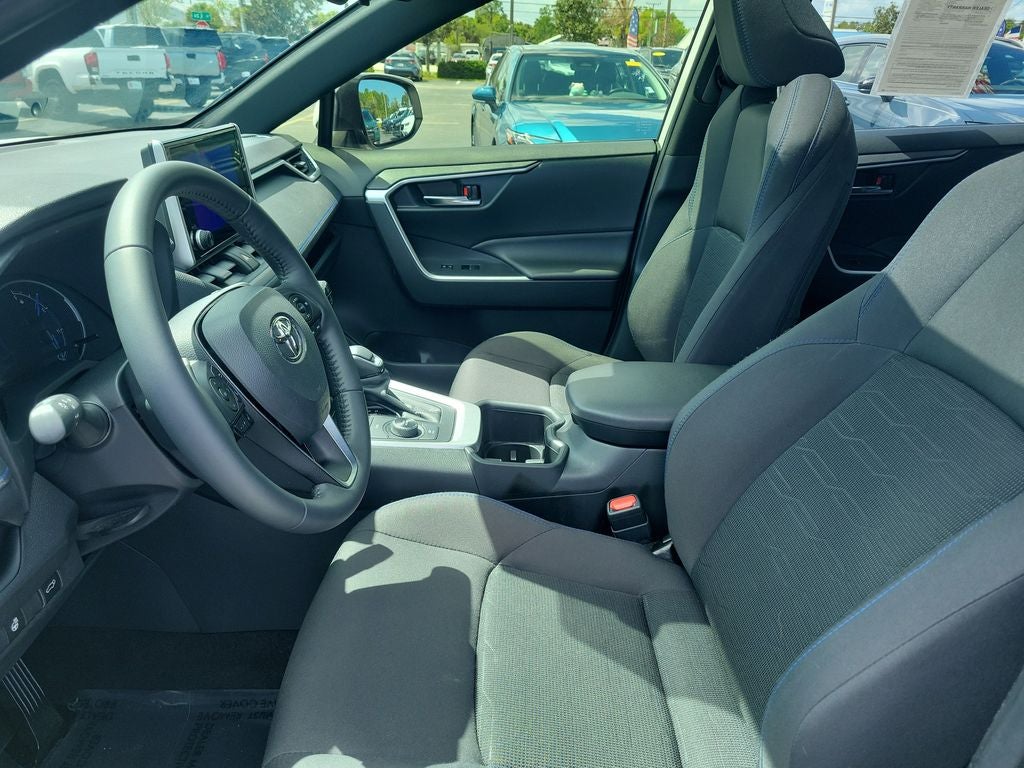 2023 Toyota RAV4 HYBRID SE