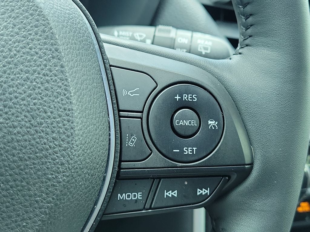 2023 Toyota RAV4 HYBRID SE