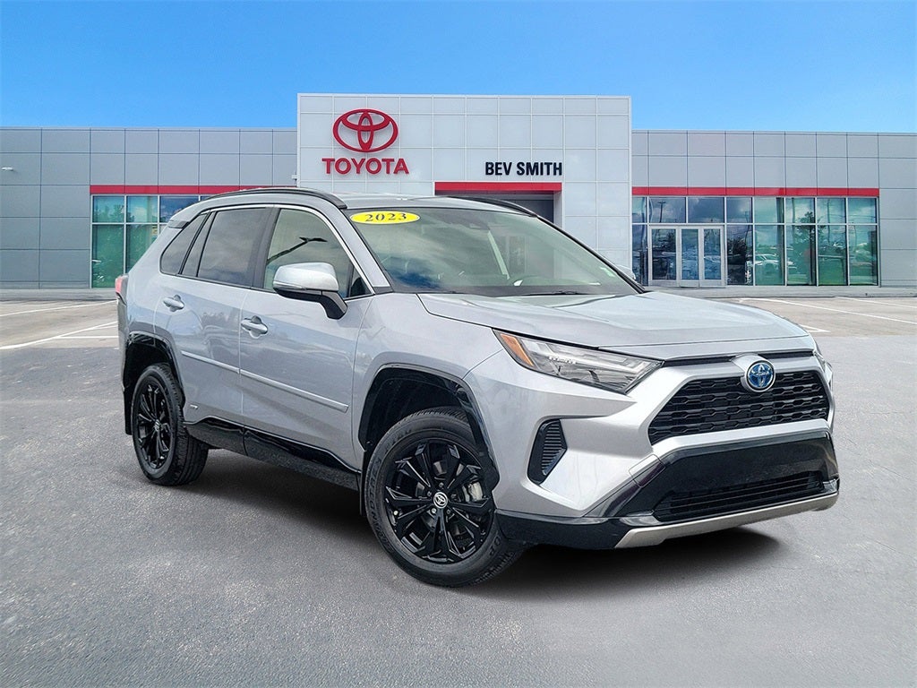 2023 Toyota RAV4 SE